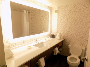 Standard Room, 2 Queen Beds, Refrigerator
