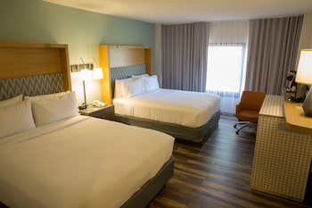 Standard Room, 2 Queen Beds, Refrigerator