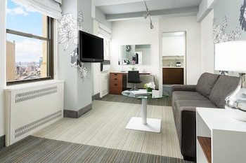 One Bedroom Suite - Queen with Kitchen