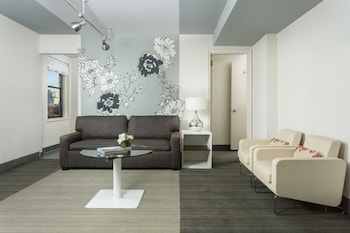 One Bedroom Suite - Queen with Kitchen