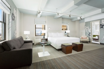 One Bedroom Suite Two Bathrooms with Kitchen