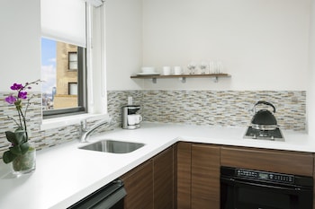 Studio Suite, 2 Double Beds with Kitchen