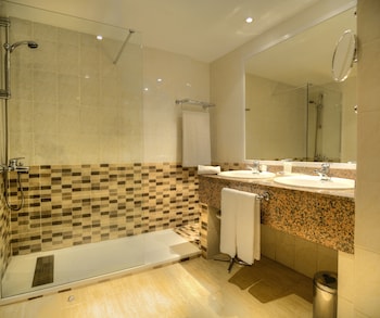 Standard Double Room, 2 Twin Beds, City View