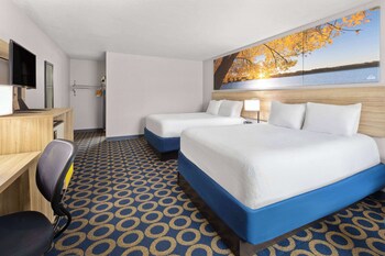 Room, 2 Queen Beds, Non Smoking