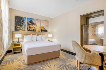 Suite, Multiple Beds, Non Smoking