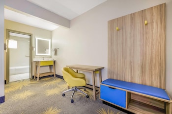 Suite, 1 King Bed, Non Smoking