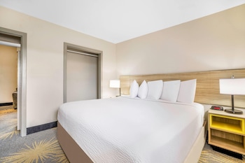 Suite, 1 King Bed, Non Smoking