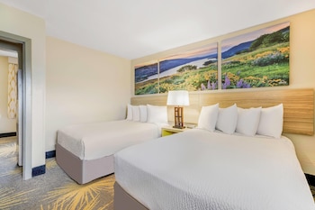 Suite, Multiple Beds, Non Smoking (1st Floor Only)