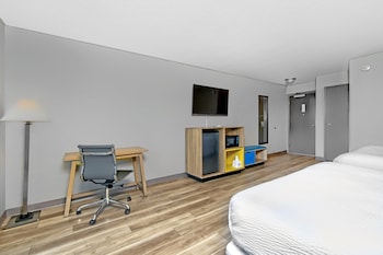 Room, 2 Queen Beds, Non Smoking