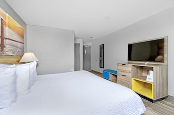 Room, 1 King Bed, Non Smoking