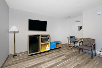 Studio Suite, 1 King Bed, Non Smoking