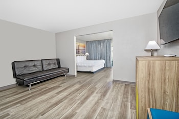 Studio Suite, 1 King Bed, Non Smoking