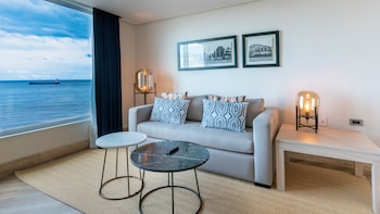 Club Room, 1 King Bed (Club Floor)
