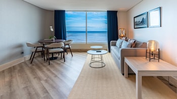 Junior Suite, 1 King Bed