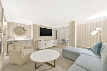 Beverly Hills Retreat Suite