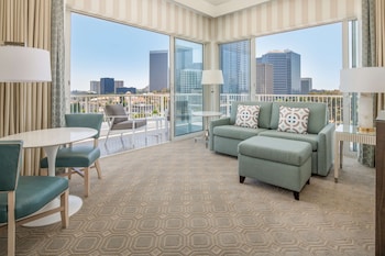 One Bedroom Ste Mobility/Hearing Acc Ri Shwr