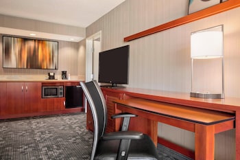 Suite, 1 Bedroom, Balcony