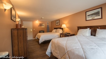 Standard Room, 2 Queens (Not in Main Building)