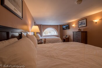 Standard Room, 2 Queens (Not in Main Building)