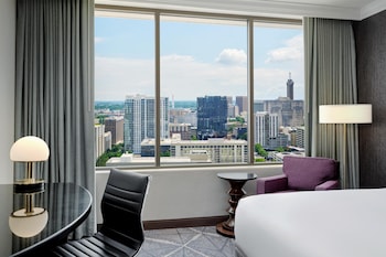 Premium Room, 1 King Bed, City View