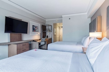 Room, 2 Double Beds, Club Lounge Access, City View