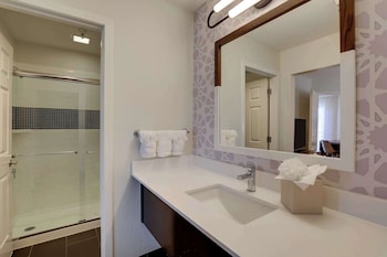 Suite, 1 Queen Bed, Accessible (Mobility Roll in Shower One Bedroom)