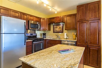 Suite, 1 Bedroom, Garden View