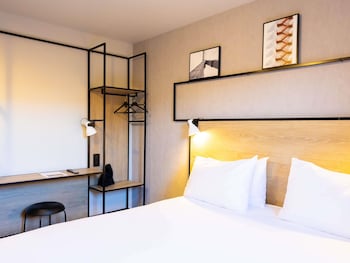 Superior Room, 1 Queen Bed