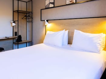 Superior Room, 1 Queen Bed