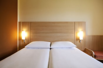 Standard Room, 2 Twin Beds