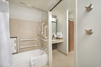 Room, 2 Double Beds (Mobility Accessible, Tub)