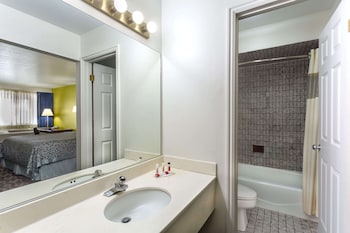 Room, 2 Queen Beds, Non Smoking