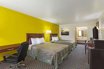 Room, 2 Queen Beds, Non Smoking