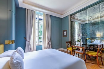 Deluxe Room, 1 Queen Bed