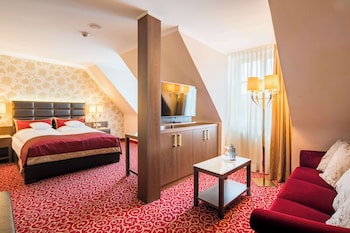 Standard Apartment, 1 Twin Bed, Kitchen (Dining Table)