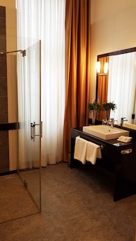 Deluxe Room, 1 Double Bed (Larger Room)