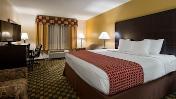 Standard Room, 1 King Bed, Non Smoking, Refrigerator & Microwave