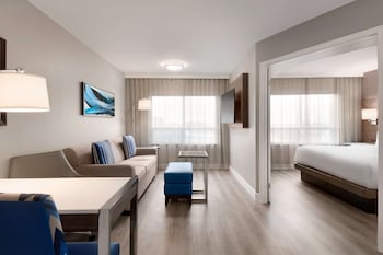 Suite, 1 King Bed, Accessible, Bathtub