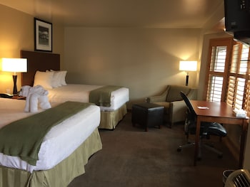 Deluxe Room, 2 Queen Beds (Premier 2 Queen Beds)