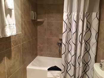 Deluxe Room, 2 Queen Beds (Premier 2 Queen Beds)