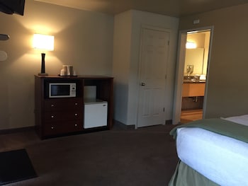 Deluxe Room, 2 Queen Beds (Premier 2 Queen Beds)