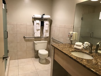 Room, 2 Queen Beds, Accessible (2 Queen Beds Walk-in Handrails)