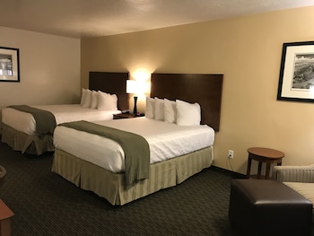 Room, 2 Queen Beds, Accessible (2 Queen Beds Walk-in Handrails)