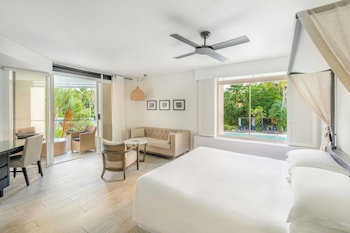 Studio, 1 King Bed, Lagoon View