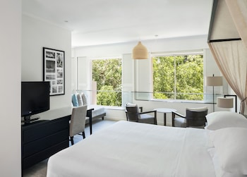 Room, 1 King Bed, Garden View