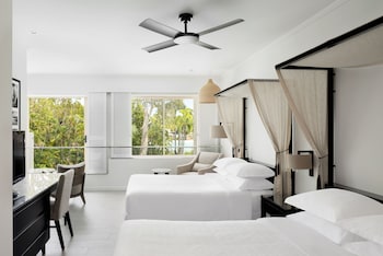 Room, 2 Double Beds, Lagoon View
