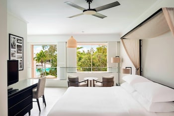 Room, 1 King Bed, Lagoon View