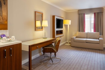 Deluxe Room, 1 King Bed with Sofa bed