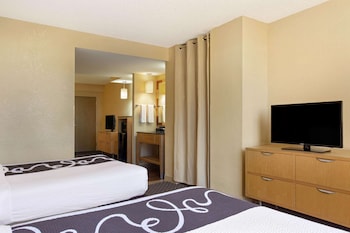Suite, 1 Bedroom, Non Smoking (2 Full Beds)