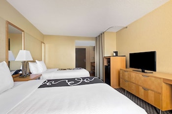 Room, 2 Double Beds, Non Smoking, Lake View